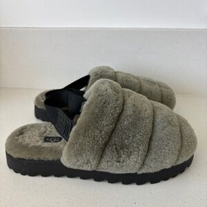 Ugg Slippers in a gorgeous Green size 8